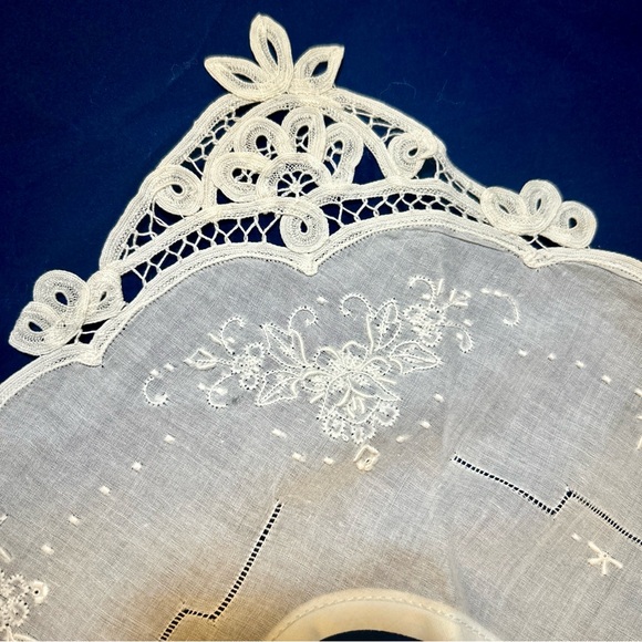 Vintage White Cotton Lace Collar Dickey, Pearl Button, Unworn - Picture 10 of 10